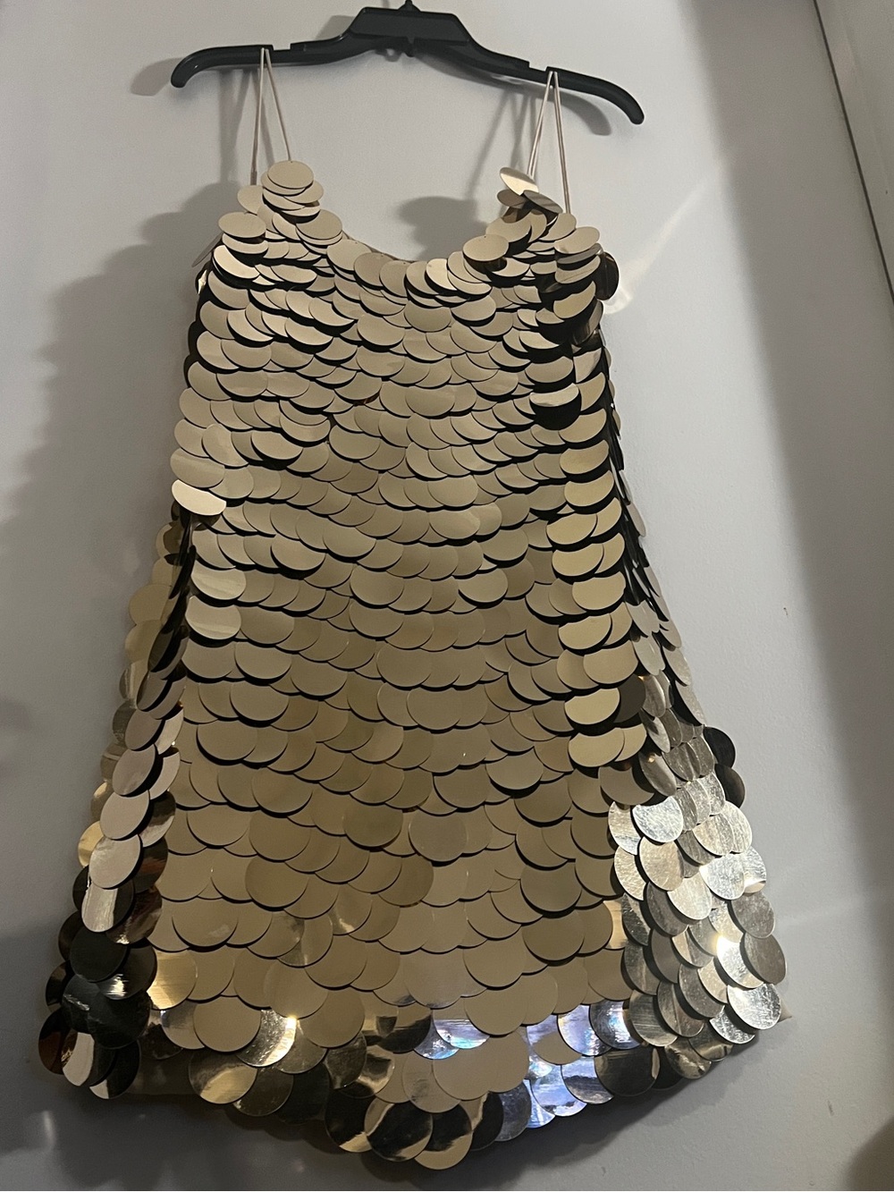✨NWT✨ Alice + Olivia CONTESSA Sz 6 Gold Paillettes Mini ( NWTSz 6 )